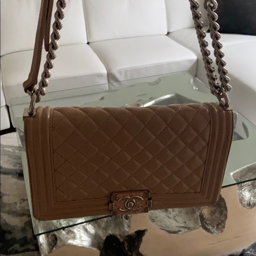 Nude Chanel boy